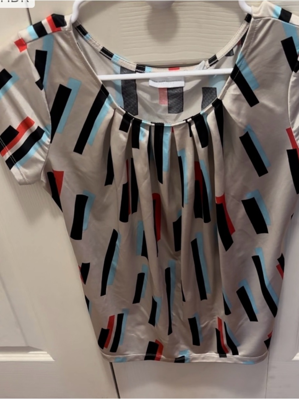 New York & Company Taupe Short-Sleeve Pleated Top with Black, Blue & Red Accents